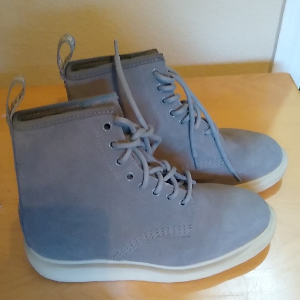 Dr Martin boots Whiton